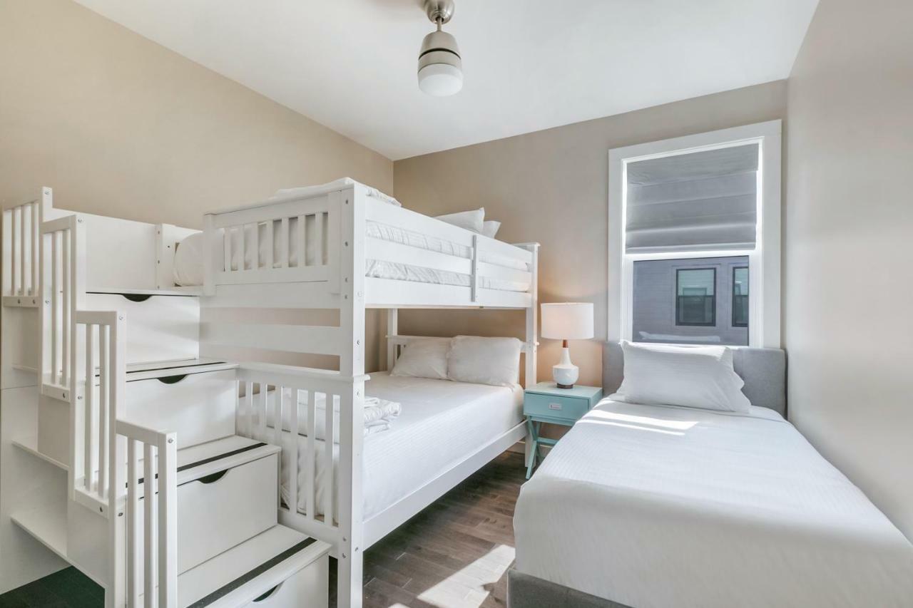 Stunning 4 Bedroom Townhouse In Mid *