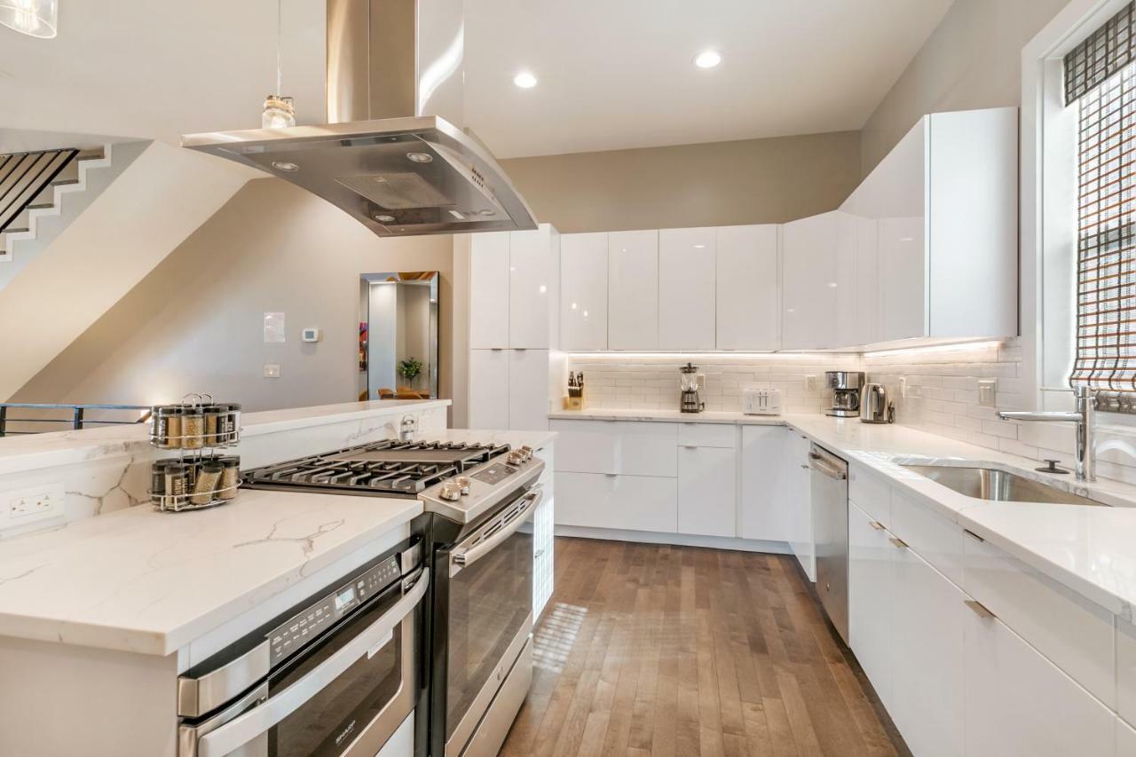 Stunning 4 Bedroom Townhouse In Mid
