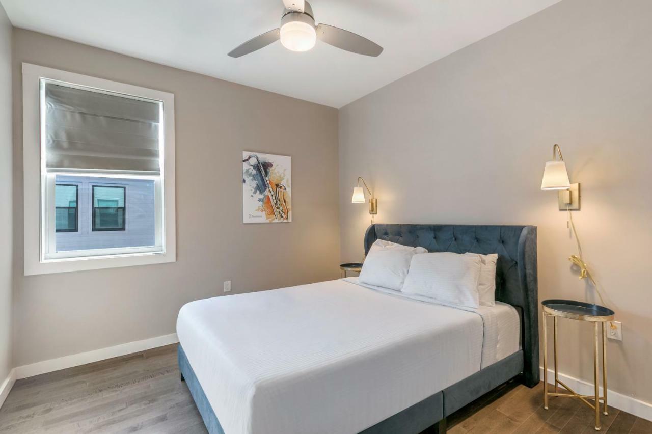 Stunning 4 Bedroom Townhouse In Mid Holiday home New Orleans